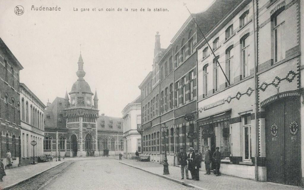 Audenarde La Gare et un coin de la Rue de la Station, Envoi, Non affranchie, Flandre Orientale