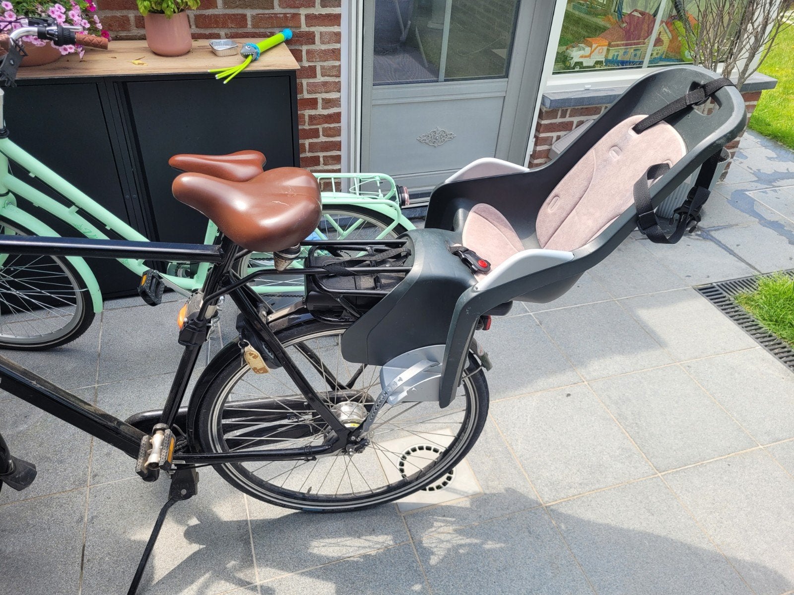 Polisport kinderzitje, Ophalen