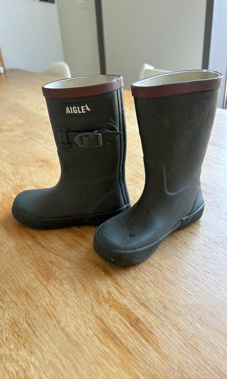 Kinder regenlaarzen Aigle maat 25, Kinderen en Baby's, Kinderkleding | Schoenen en Sokken, Ophalen, Zo goed als nieuw, Laarzen