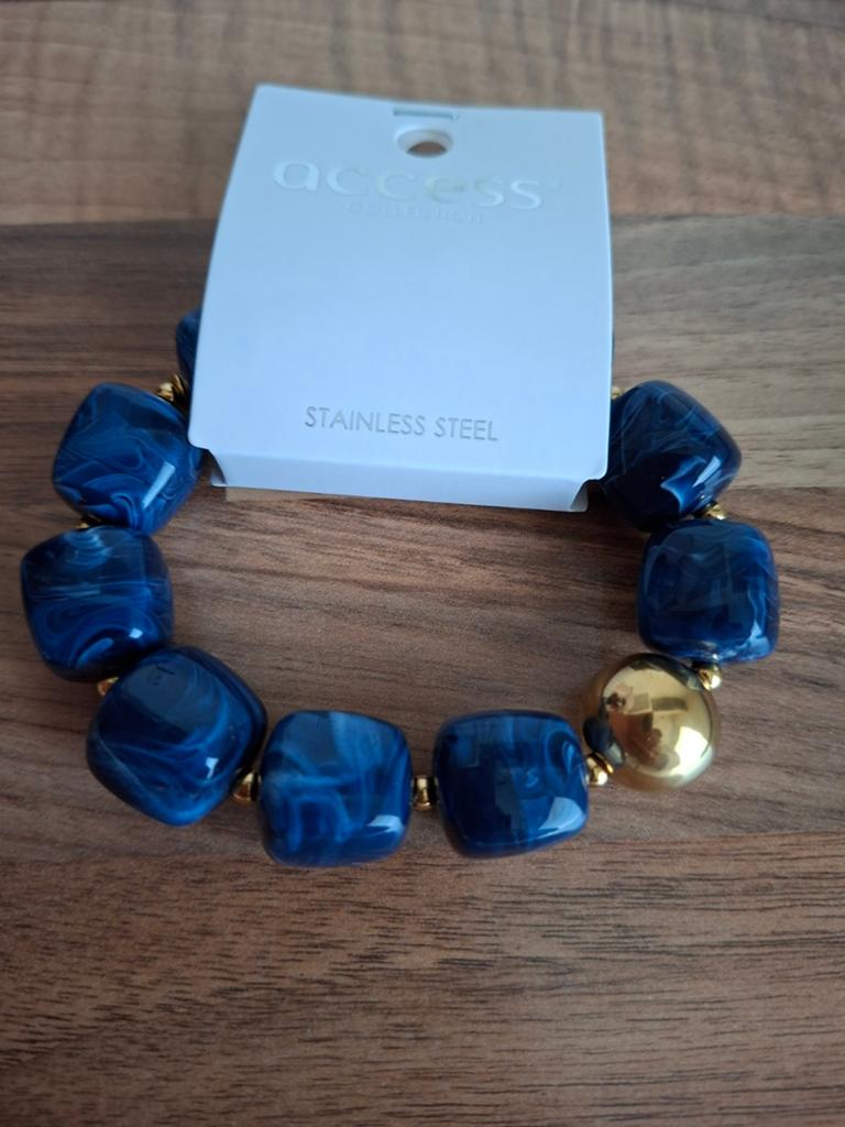 VOLLEDIG NIEUWE blauwe kralen damesarmband, Handtassen en Accessoires, Armbanden, Ophalen, Overige materialen, Blauw, Nieuw