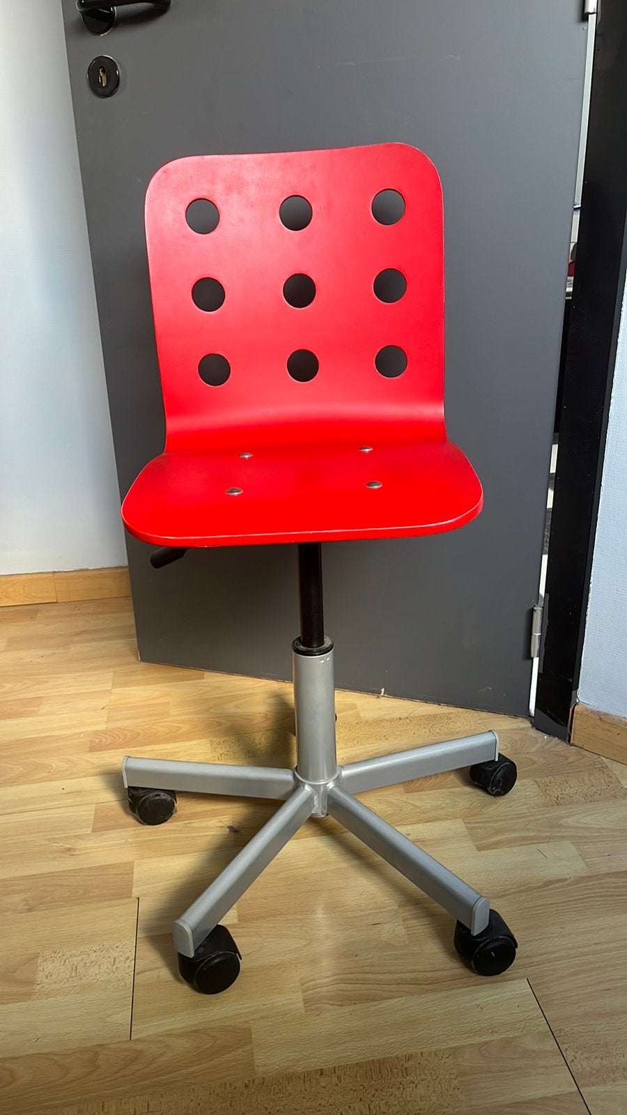 Ikea bureaustoel rood, Maison & Meubles, Chaises de bureau, Enlèvement, Utilisé, Rouge, Chaise de bureau