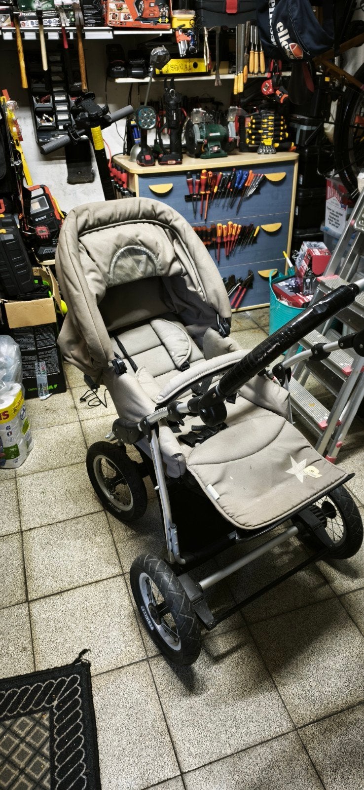 Poussette pericles évolution + nacelle et
maxi cosi
À DONNER, Enlèvement, Poussette