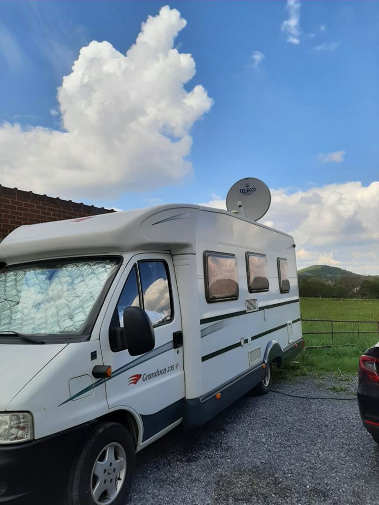 Camping car roller team granduca 235p, Toilette à cassette, Boîte manuelle, ESP - Contrôle de stabilité, 5 à 6 mètres