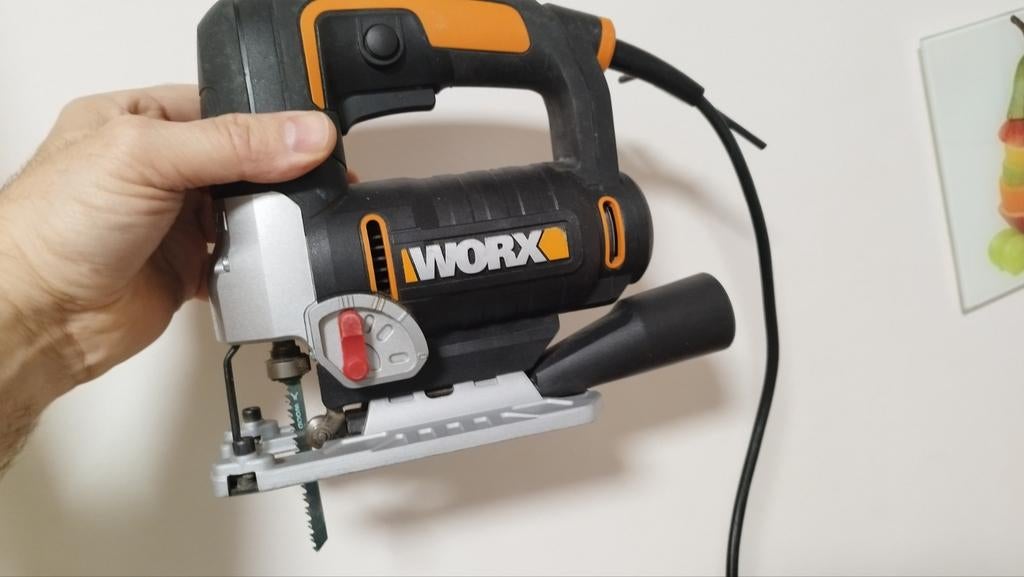 Decoupeerzaag WORX, Ophalen
