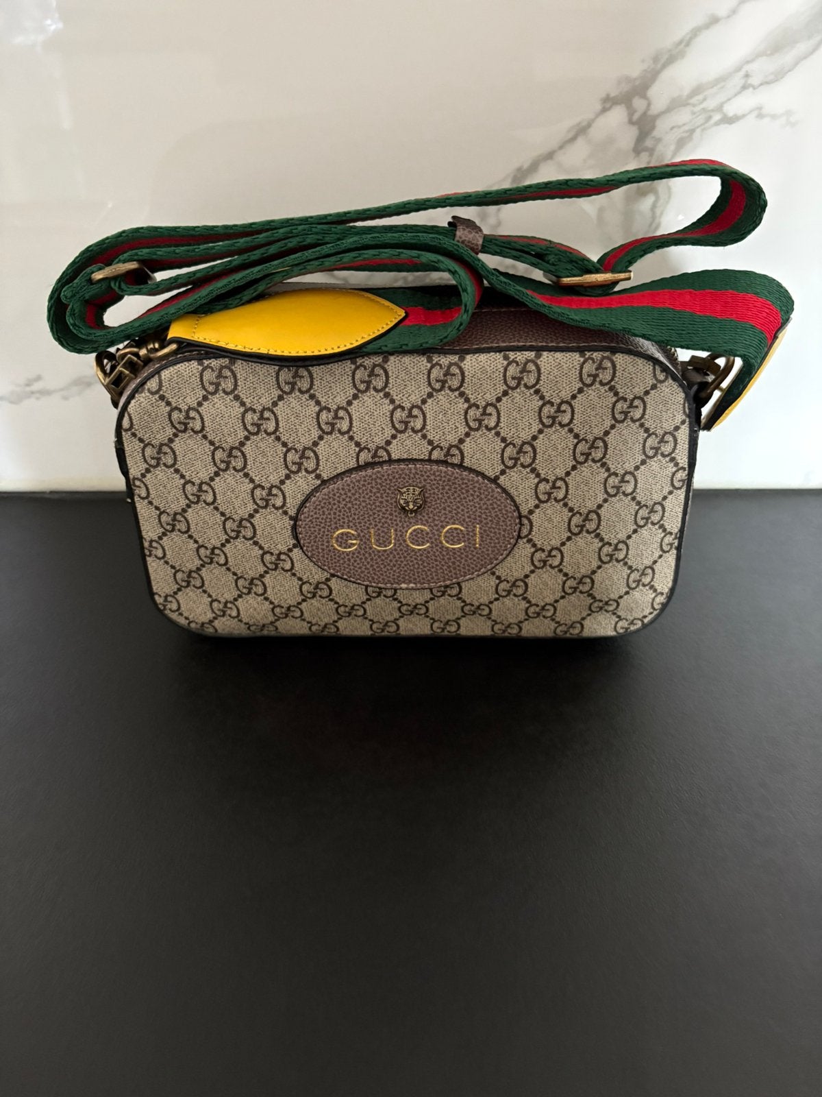 Sac Gucci GG bandoulière vert & rouge, Bijoux, Sacs & Beauté, Sacs | Sacs à bandoulière, Enlèvement ou Envoi, Comme neuf, Rouge