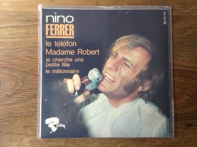 single nino ferrer, 7 inch, Ophalen of Verzenden, Pop, Beschermende buitenhoes