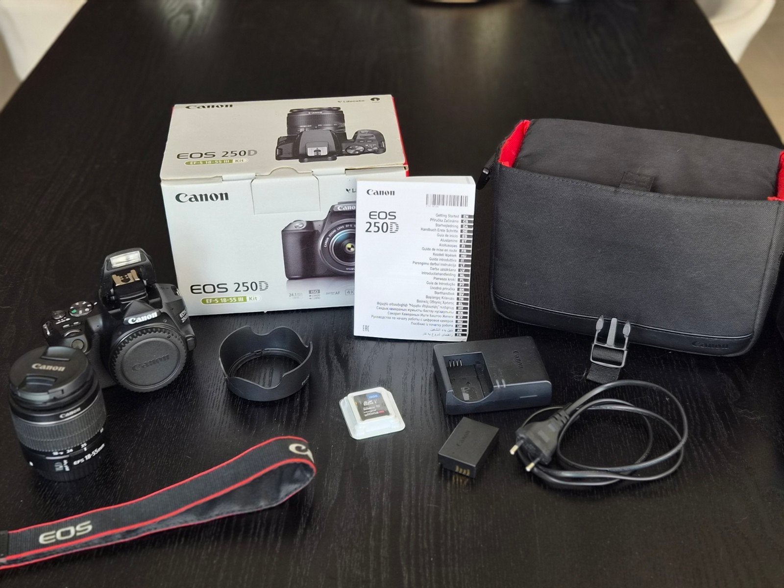 Canon EOS 250D spiegelreflexcamera + 18-55mm + Accessoires, TV, Hi-fi & Vidéo, Appareils photo numériques, Enlèvement ou Envoi