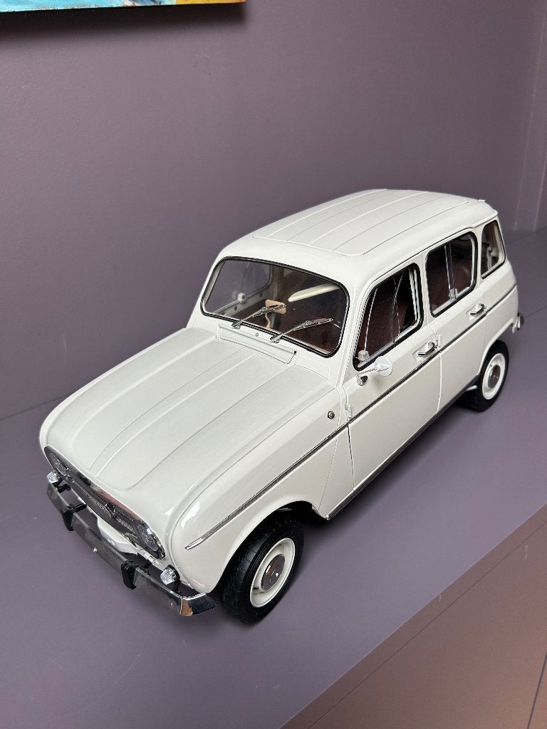 RENAULT 4 1/8e Altaya-montage, Ophalen, Zo goed als nieuw, 1:5 t/m 1:8, Auto