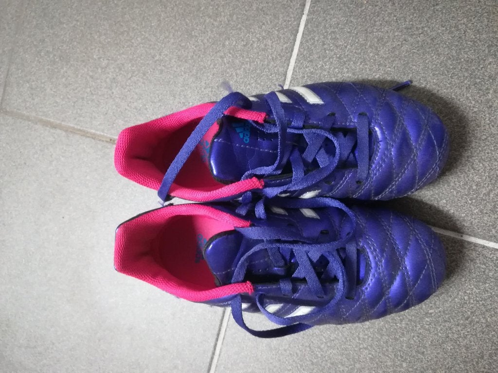 Voetbalschoenen adidas, maat 31, Ophalen