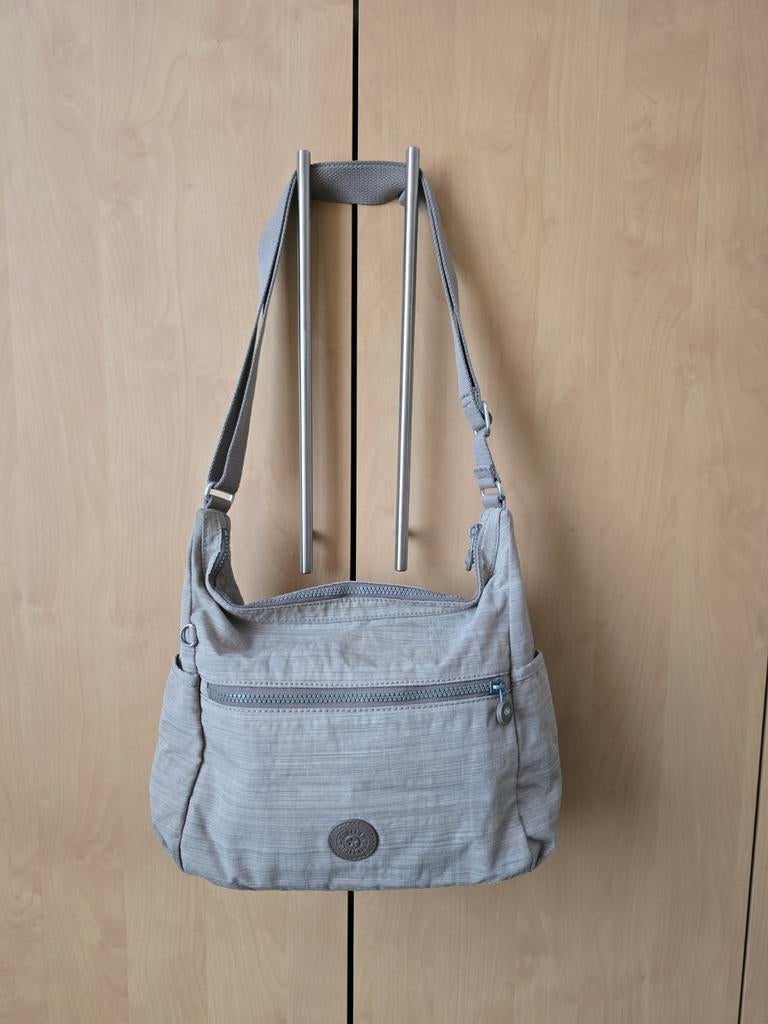 Sac à main Kipling beige, Bijoux, Sacs & Beauté, Sacs | Sacs Femme, Enlèvement, Beige, Sac à main