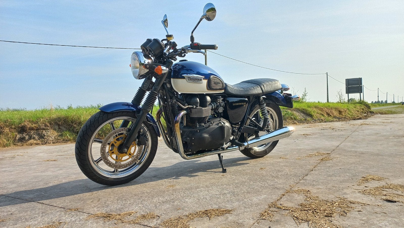 Triumph bonneville 900 se, Particulier