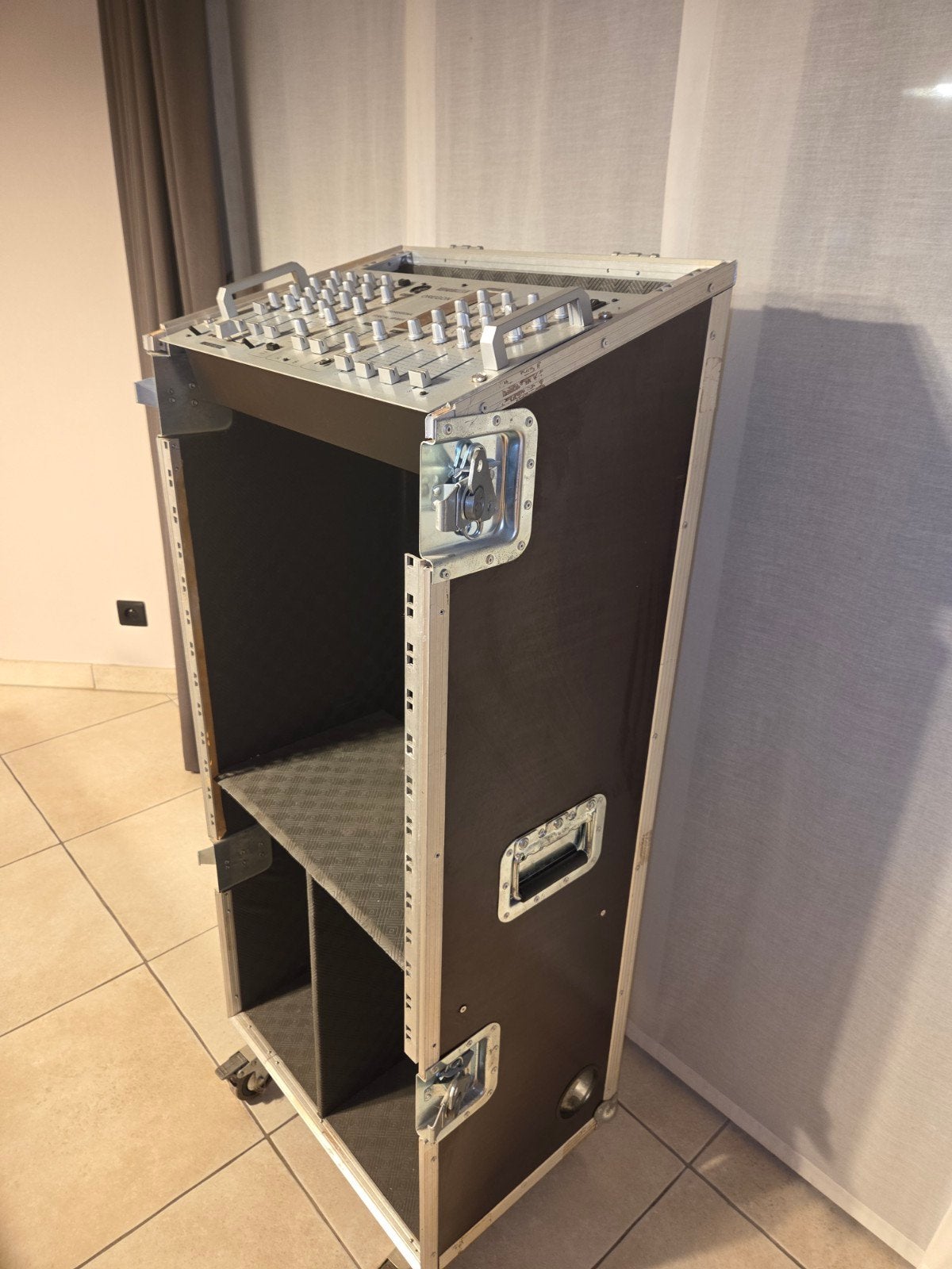 Flightcase ideale voor all in one op wielen, Muziek en Instrumenten, Ophalen, Gebruikt, Speaker of Versterker, Flightcase