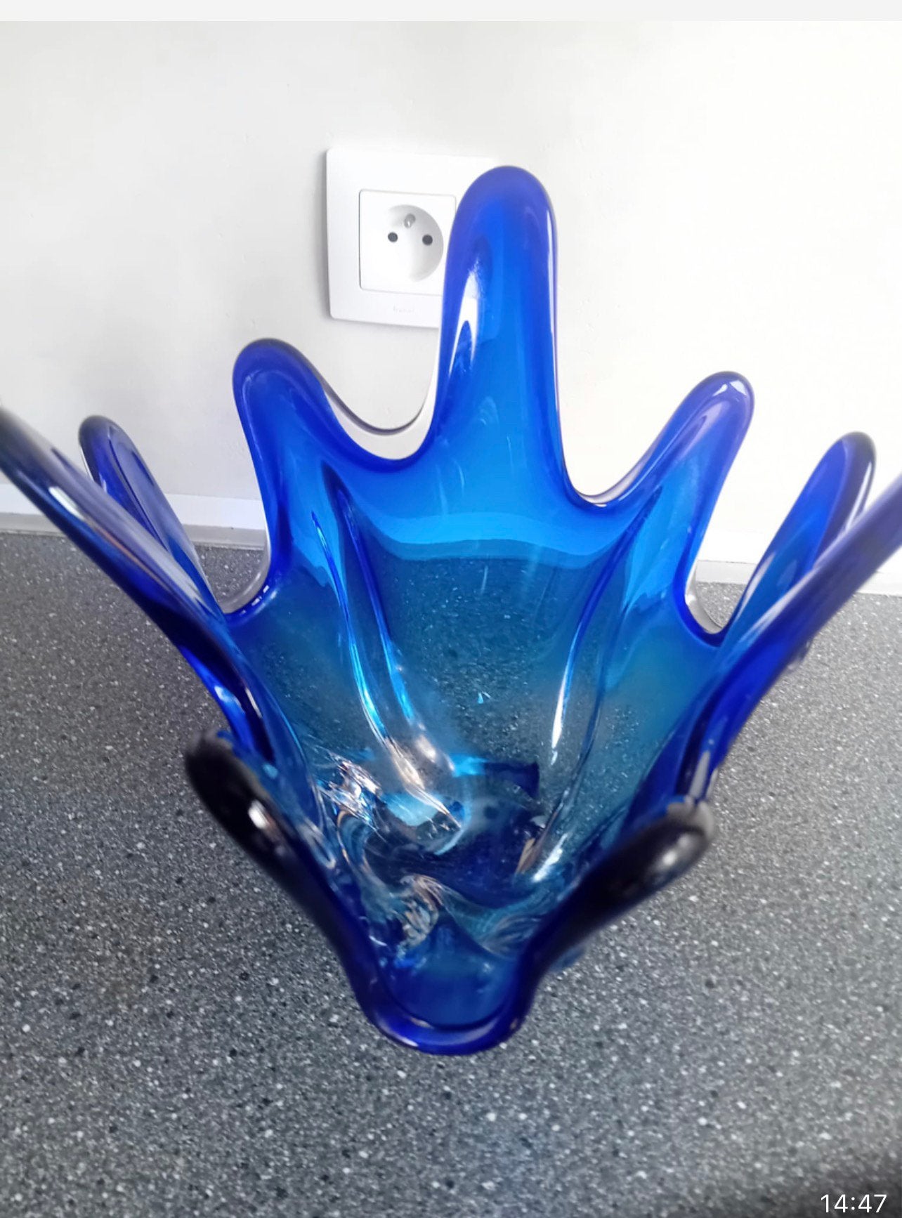 Grote vintage blauwe glazen schaal – ca. 23 cm hoog, Ophalen, Zo goed als nieuw, Glas, Schaal
