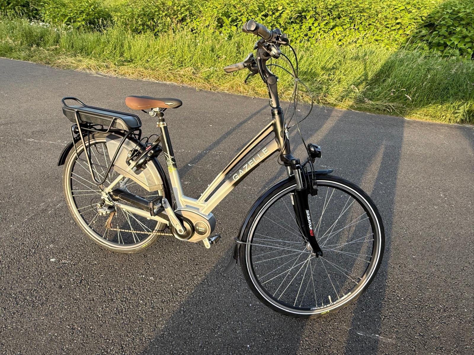 Prachtige Gazelle Chamonix middenmoter als nieuw 750 €, Fietsen en Brommers, Elektrische fietsen, Ophalen, Zo goed als nieuw, Gazelle