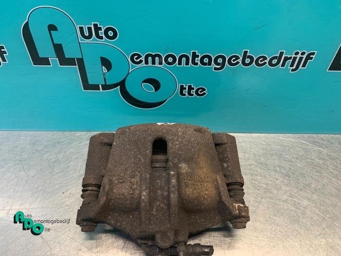 Remklauw (Tang) rechts-voor van een Toyota Yaris (Yaris 1 02, Auto-onderdelen, Gebruikt, -, -, Ophalen of Verzenden