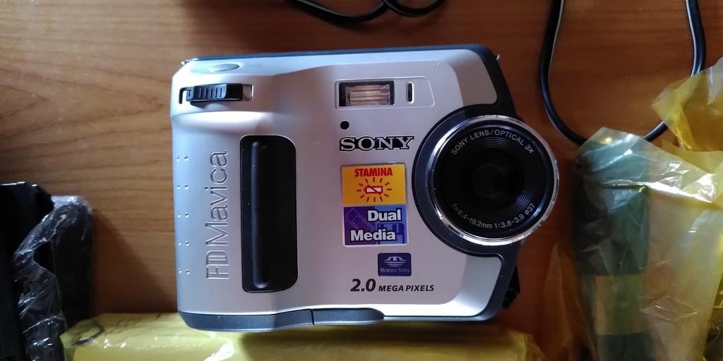 Vintage Sony - Mavica MVD-FD200 incl toebehoren, Ophalen, Sony