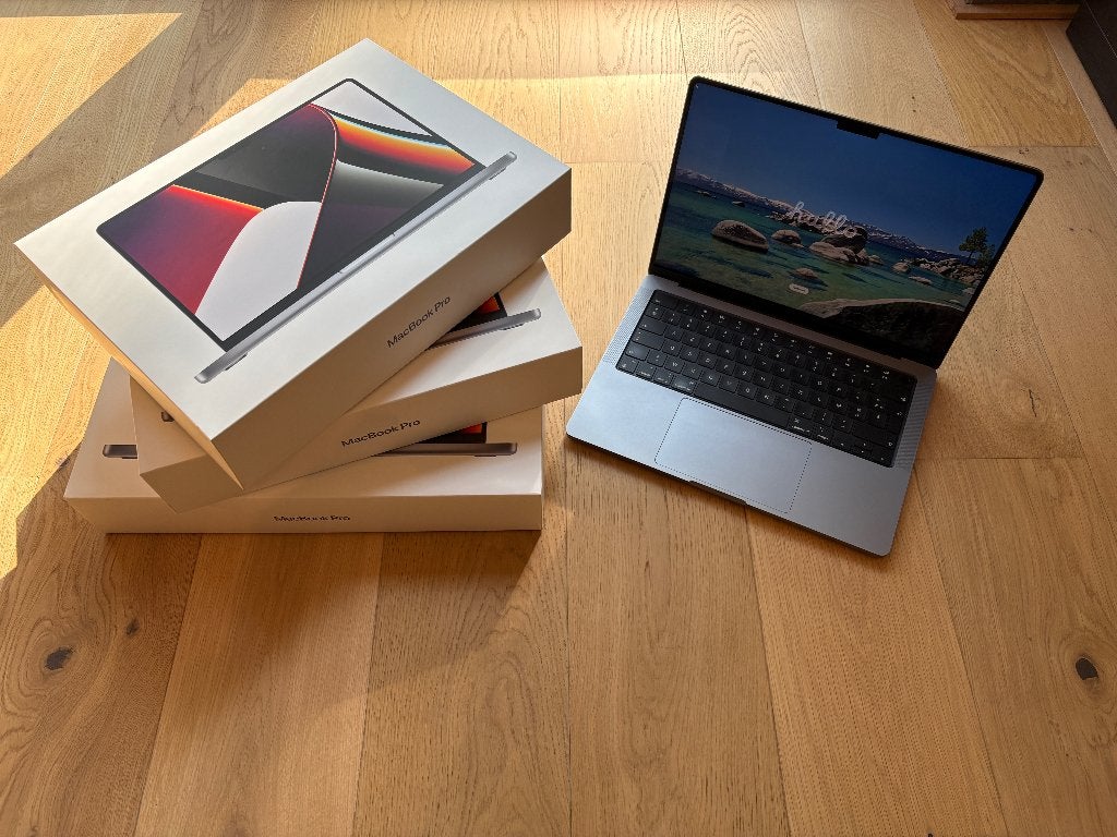 3 MacBook Pro M1 Pro (32GB / 2TB), 16 et 14 pouces, AZERTY, Informatique & Logiciels, MacBook Pro, 32 GB, Autres tailles, Comme neuf