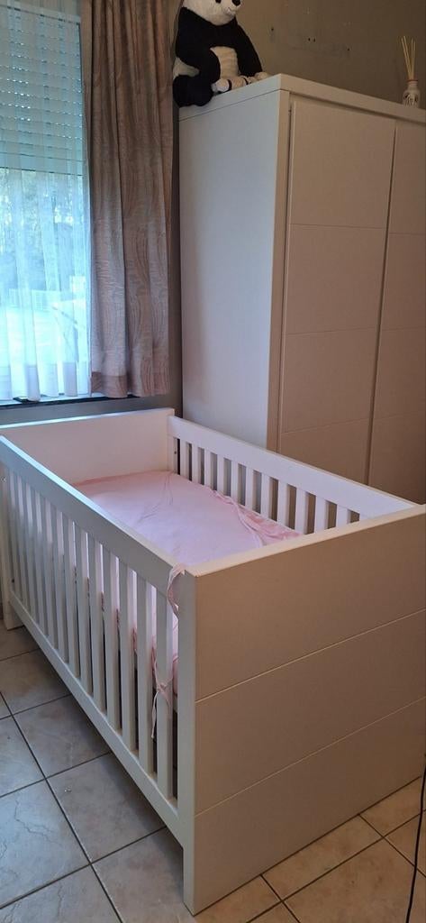 Te koop babybed + Luiertafel+ kledingkast, Ophalen