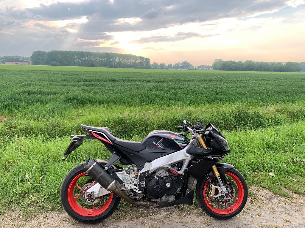 Aprilia Tuono V4 APRC, Motoren, Motoren | Aprilia, 4 cilinders, Motorrijbewijs A, Gebruikt, Handgeschakeld