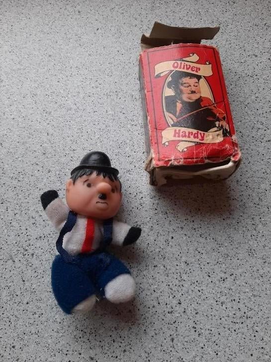 Vintage Oliver Hardy poppetje met doosje – Laurel & Hardy, Verzamelen, Poppetjes en Figuurtjes, Ophalen of Verzenden