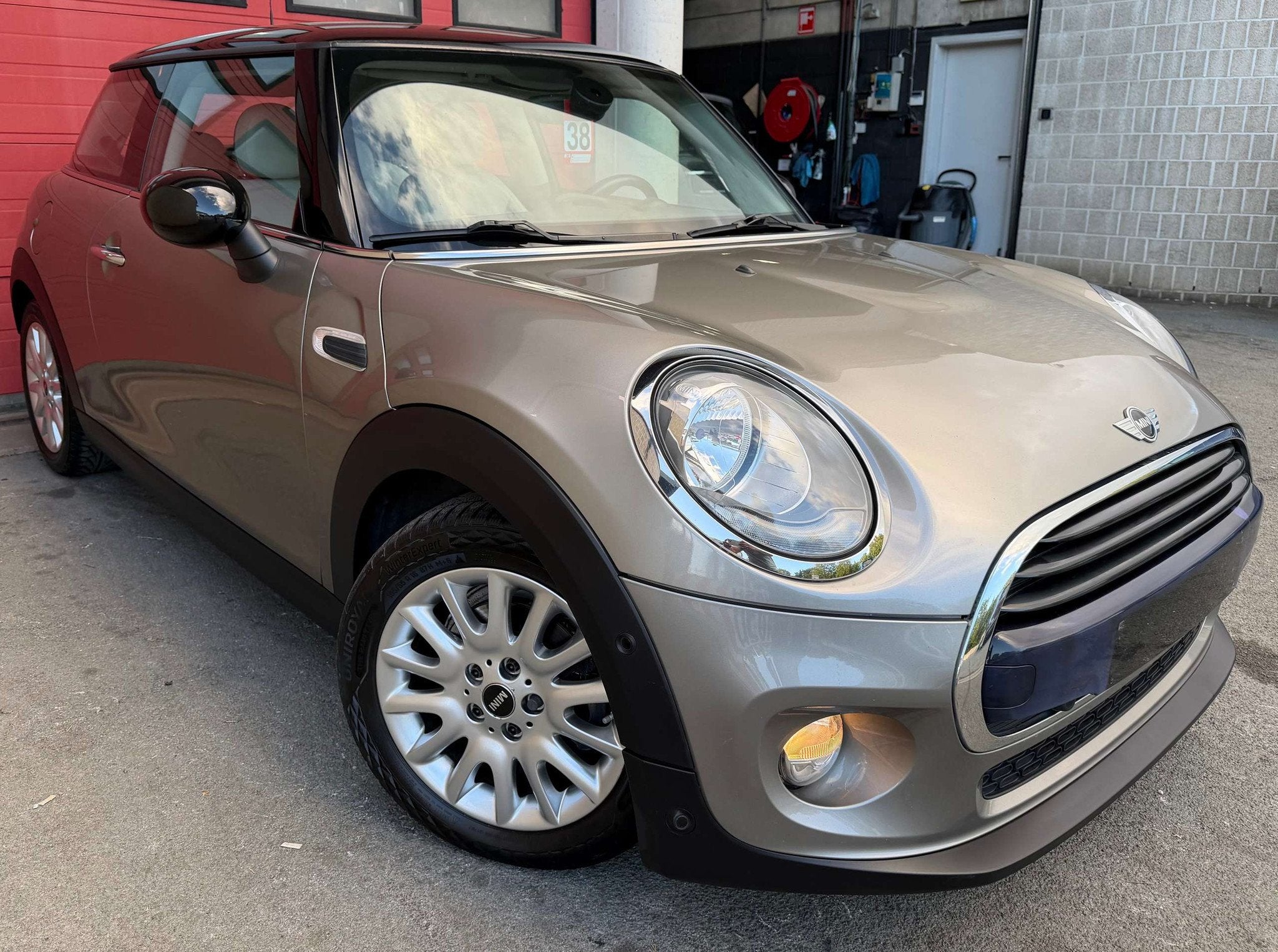 MINI Cooper D 1.5 DA Cooper + NAVI + BOITE AUTO + CLIM, Auto's, Mini, Automaat, 4 zetels, Gebruikt, 116 pk