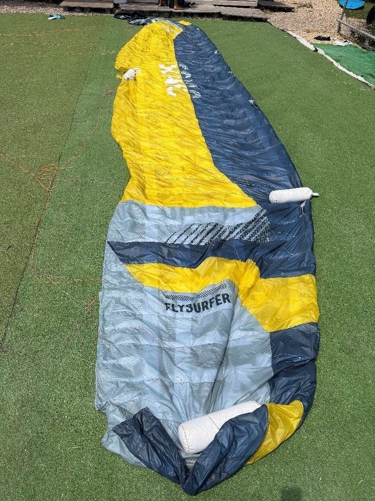 Flysurfer Sonic 5 15m - eerste eigenaar, nooit gecrasht, Watersport en Boten, Ophalen of Verzenden, Zo goed als nieuw, 15 m², Kite