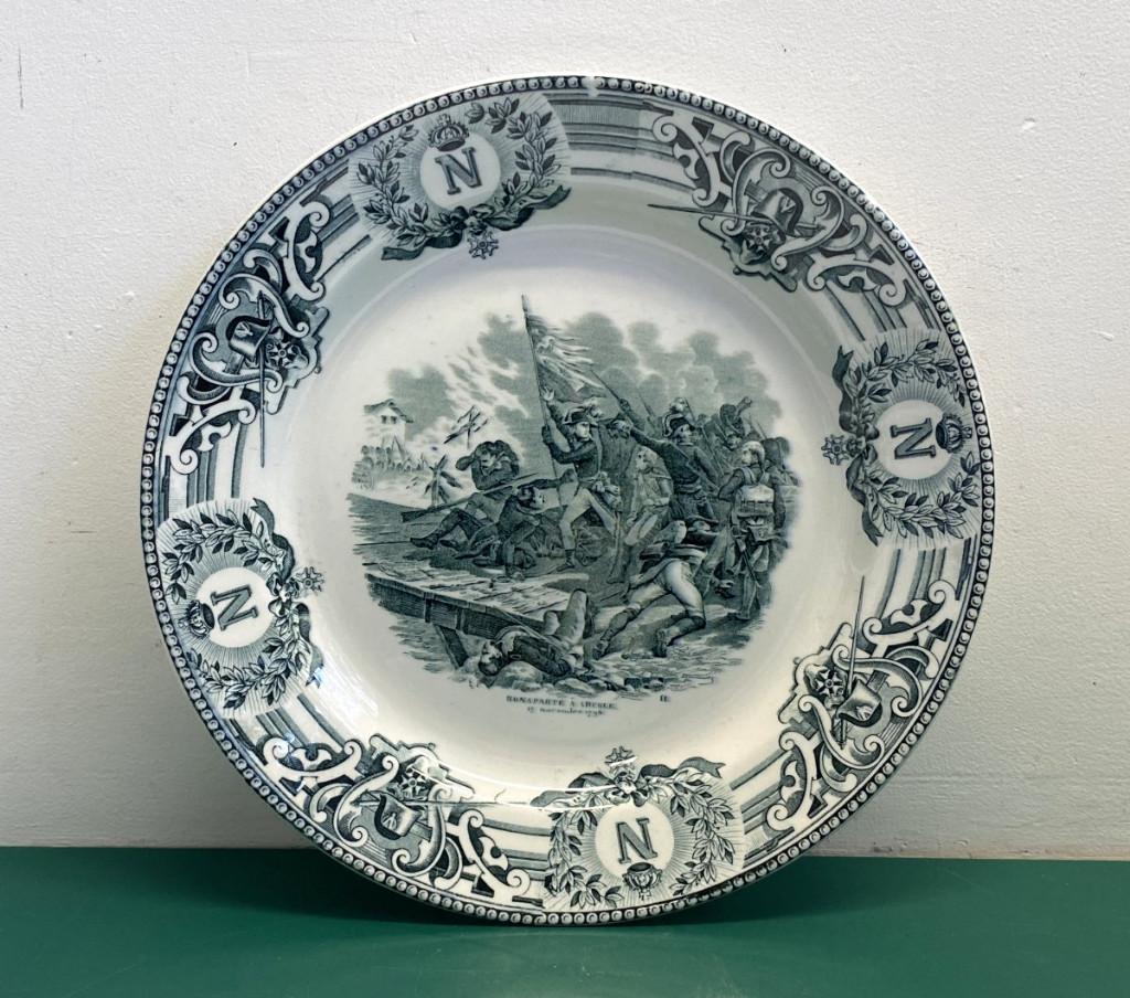 Keramis Boch Frères Bord "Napoleon à Arcole - 1796", Antiek en Kunst, Ophalen of Verzenden