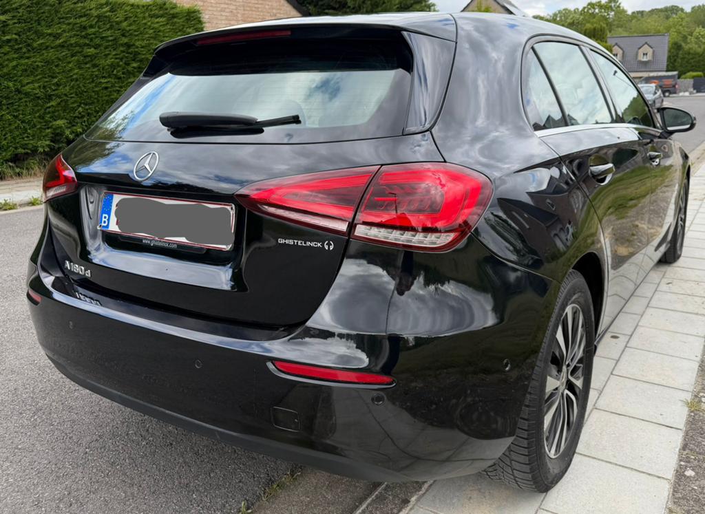 Mercedes Classe A Diesel Automatique model 2022, Auto's, Mercedes-Benz, Automaat, Leder en Stof, Zwart, 5 deurs
