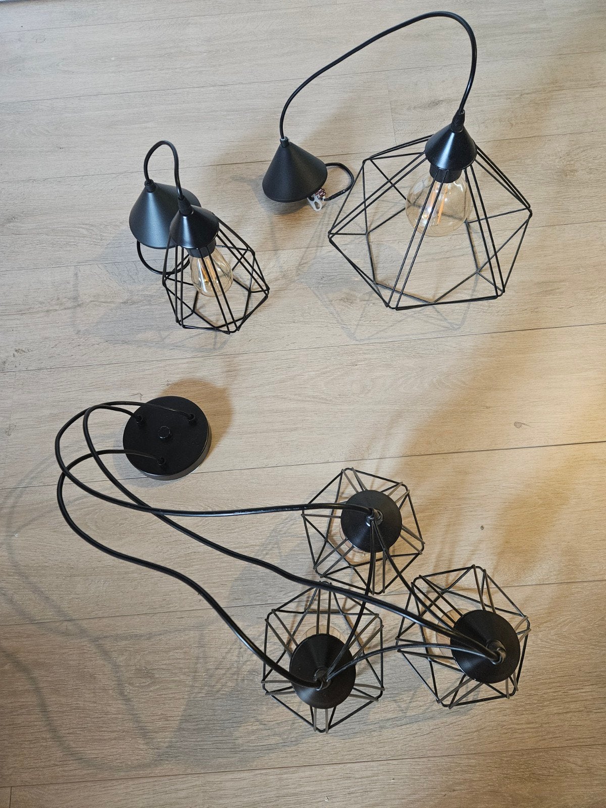 Set hanglampen, Enlèvement