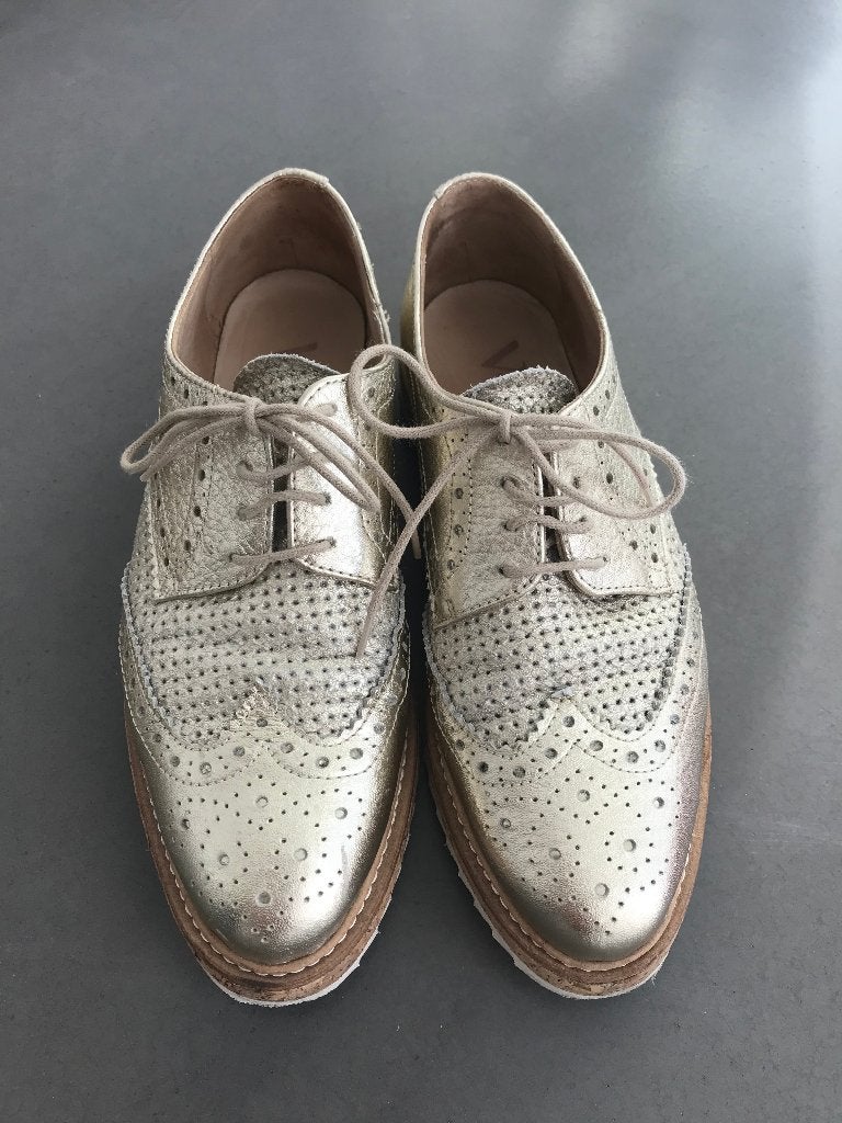 Chaussures à lacets en cuir doré de qualité Valdorini 36, Enlèvement ou Envoi, Autres couleurs, Valdorini, Comme neuf