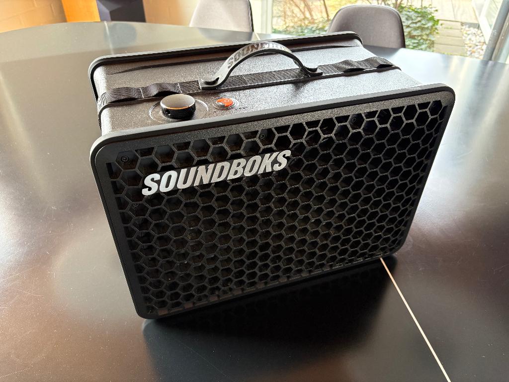 Soundboks Go bluetooth speaker, Ophalen of Verzenden, Zo goed als nieuw, Front, Rear of Stereo speakers, Overige merken
