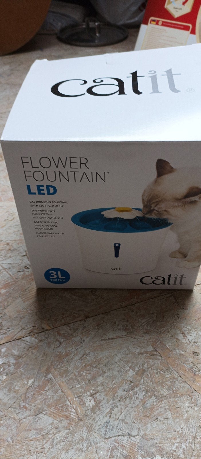Cat Drinken Fountain, Enlèvement