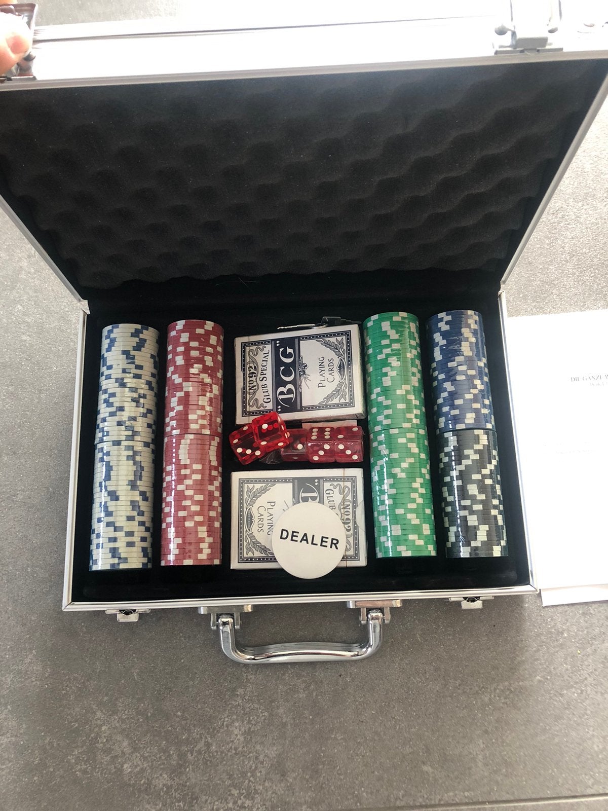 Poker set, Hobby en Vrije tijd, Gezelschapsspellen | Kaartspellen, Ophalen, Zo goed als nieuw