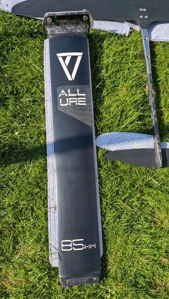 foil allure titane/carbone et disco 1200, Sports nautiques & Bateaux, Aile de surf, Enlèvement, Comme neuf, Wingsurf-aile