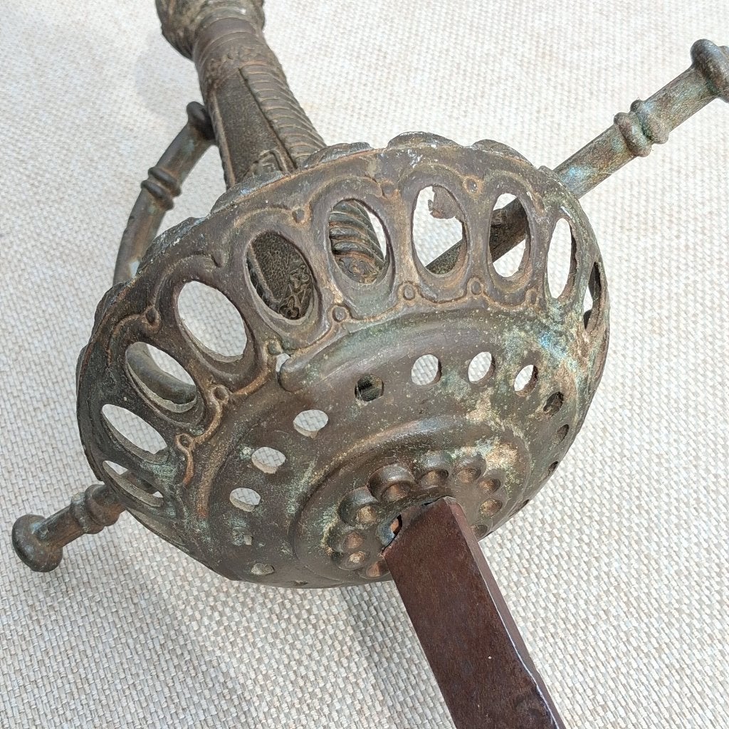 Réplique magnifiquement décorée d'une épée médiévale, Collections, Enlèvement ou Envoi, Armée de terre, Épée ou sabre