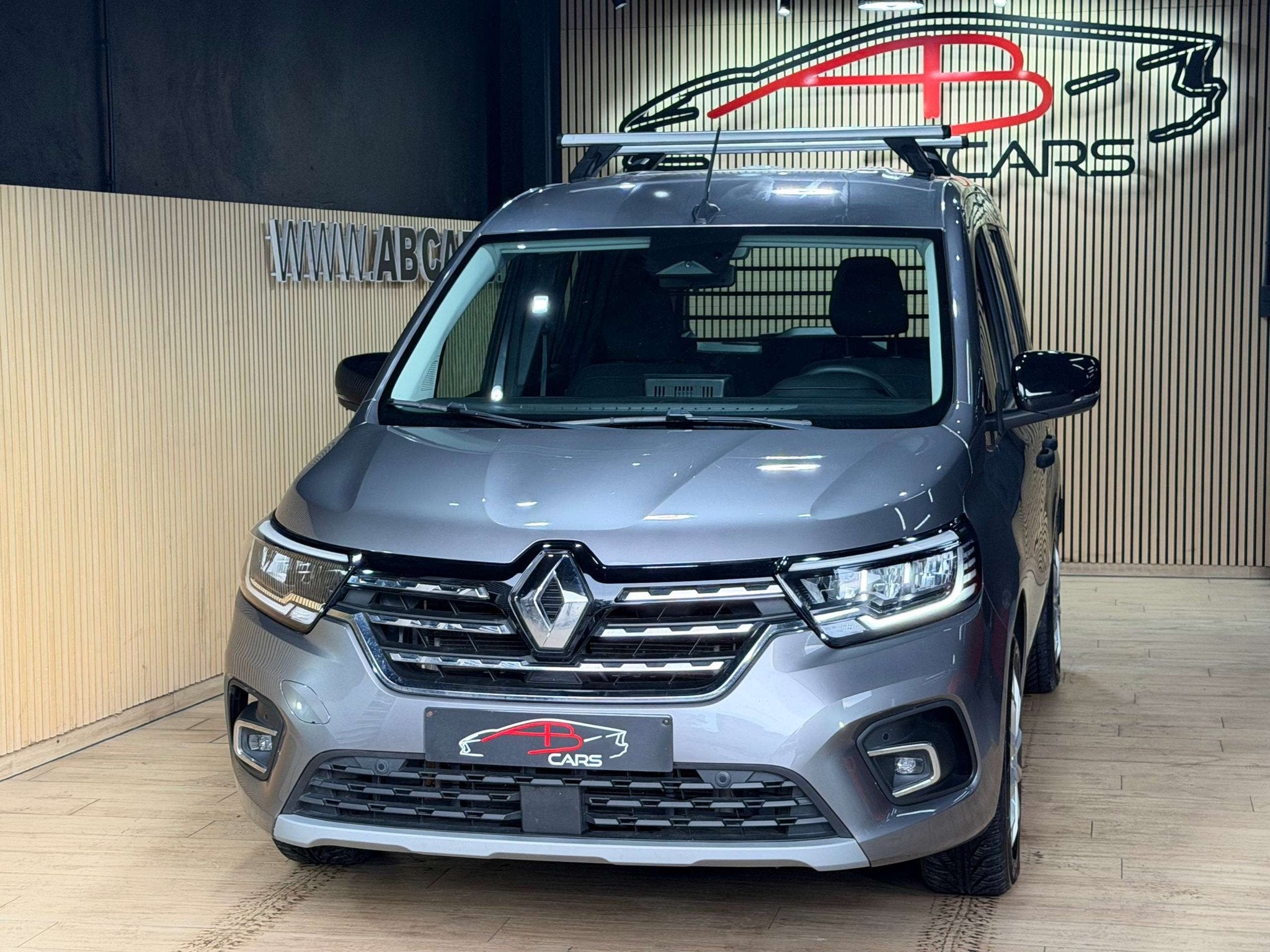 Renault Kangoo 1.5BLUE DCI * 1 ER PROPRIETAIRE * (bj 2023), Stof, Gebruikt, 4 cilinders, Overige carrosserie