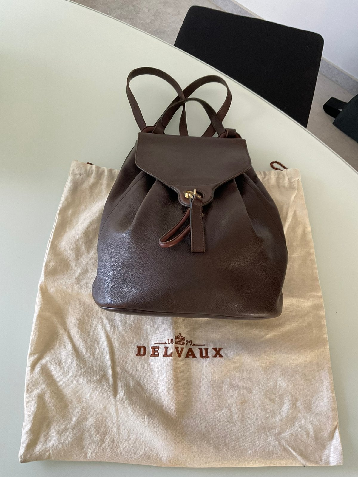Bruine Delvaux rugtas, Enlèvement, Comme neuf, Brun, Sac à bandoulière
