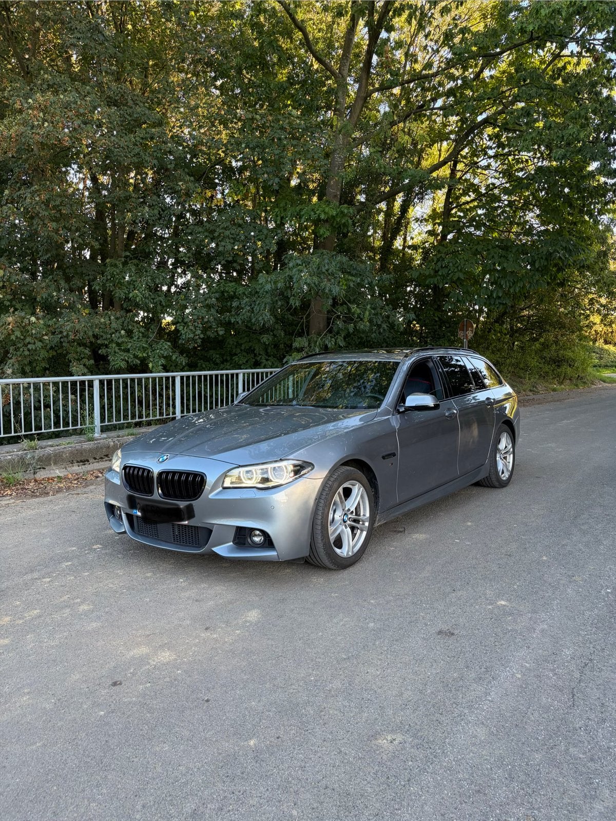 BMW 518D F11, Autos, Argent ou Gris, 2000 kg, Alcantara, Noir
