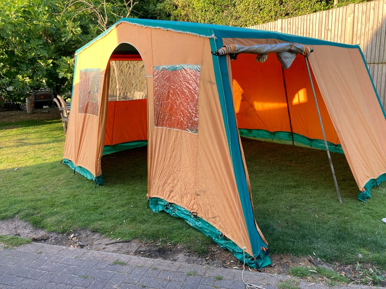 Tente de camping vintage ou de fête en bon état, Enlèvement, Comme neuf