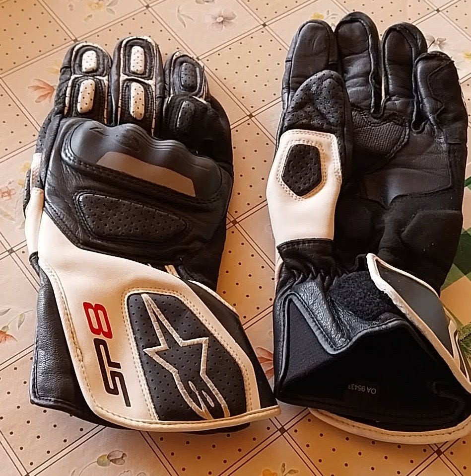 2x motorhandschoenen - motorhoes, Motoren, Ophalen, Gebruikt