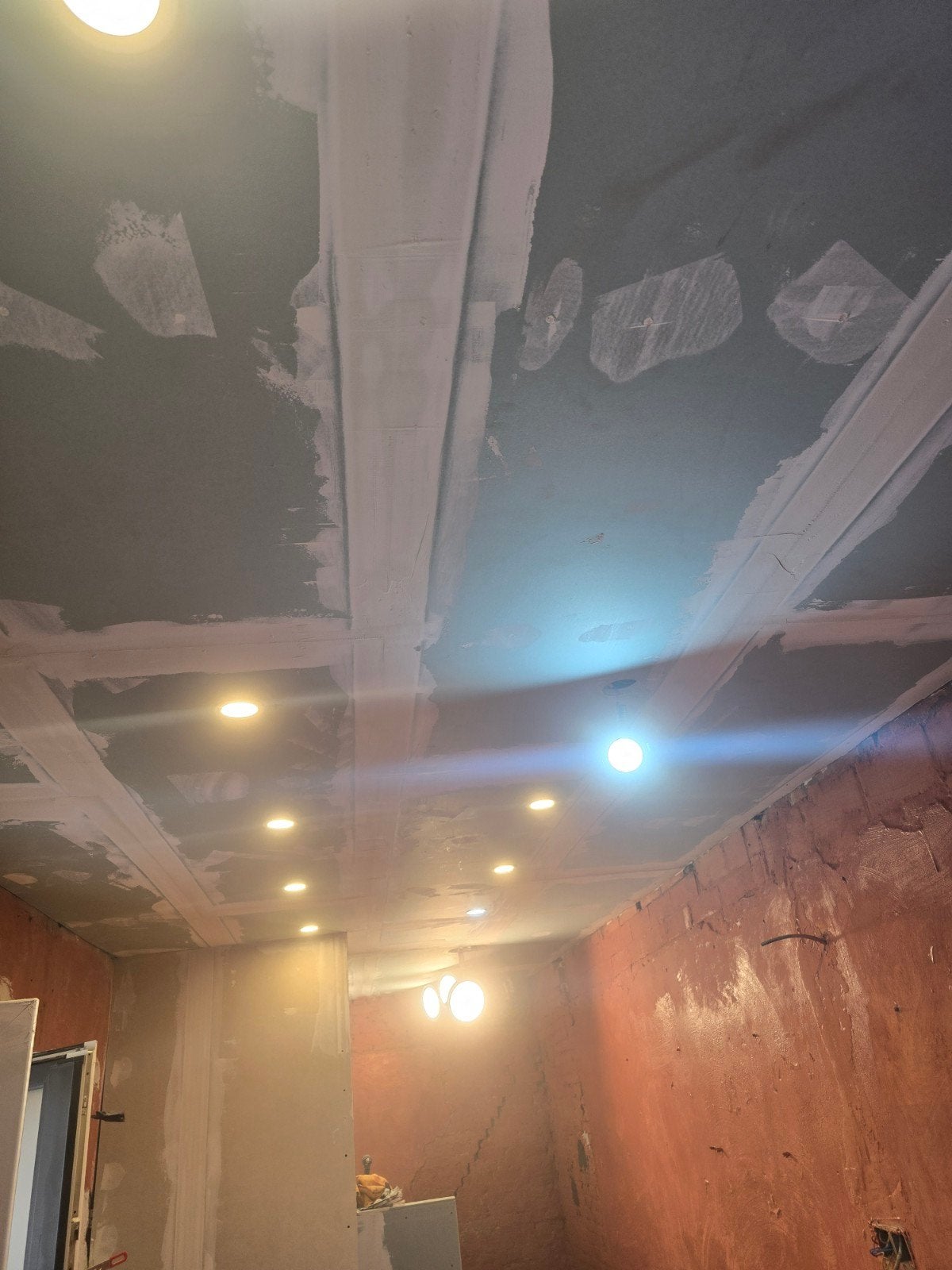 Bouw- en renovatiewerken in België, Muziek en Instrumenten, Licht en Laser, Ophalen