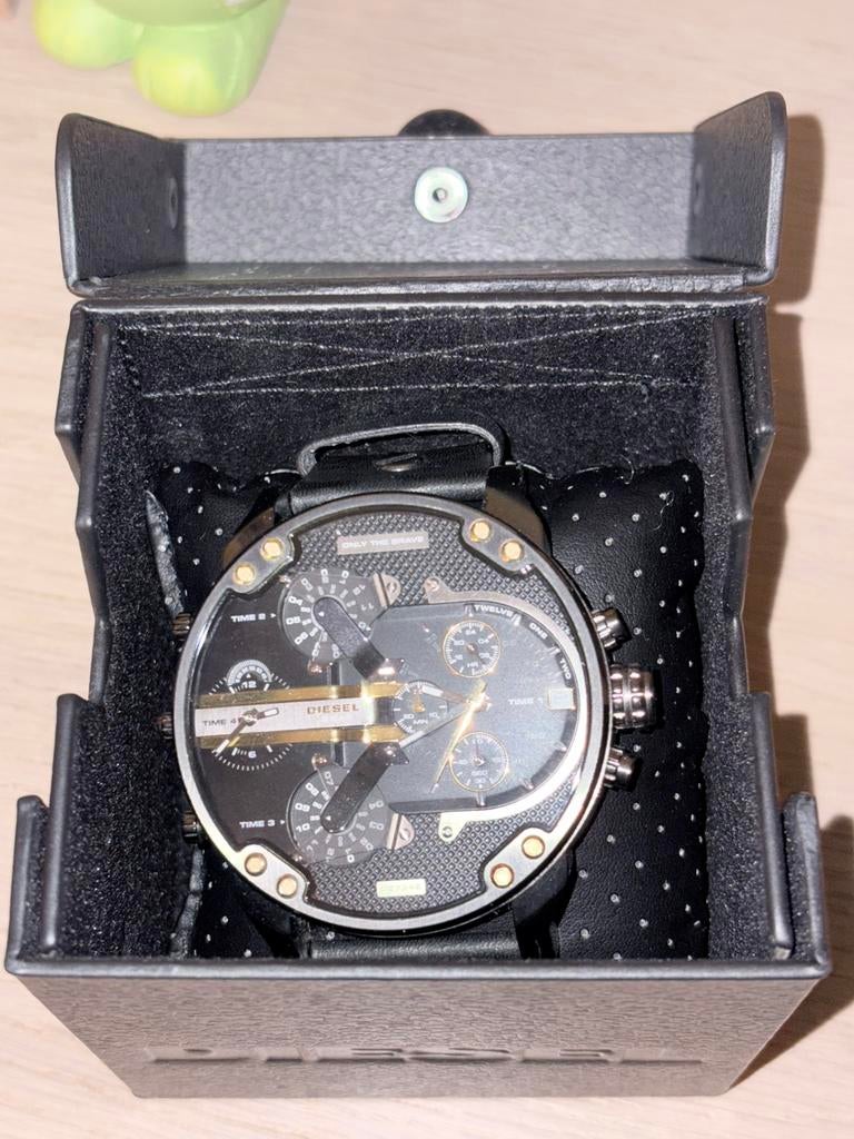 Montre diesel, Bijoux, Sacs & Beauté, Enlèvement ou Envoi, Comme neuf
