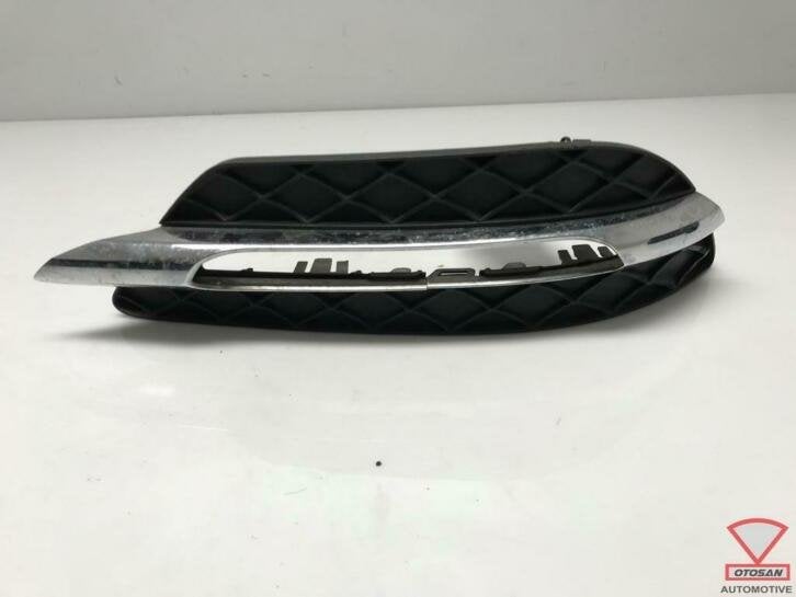 mercedes classe c w204 grille de pare chocs avant droite a20, Autos : Pièces & Accessoires, Mercedes-Benz AG, Pare-chocs, Mercedes-Benz