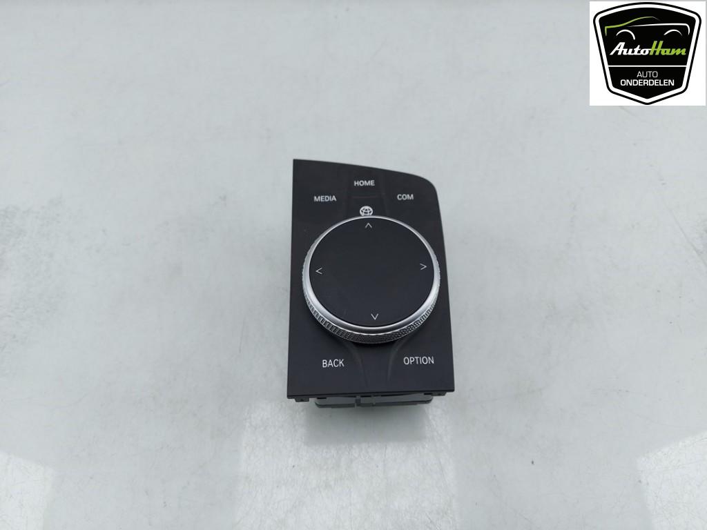 BOORDCOMPUTER BEDIENING BMW 1 serie (F40) (01-2019/-), Auto-onderdelen, Gebruikt, BMW