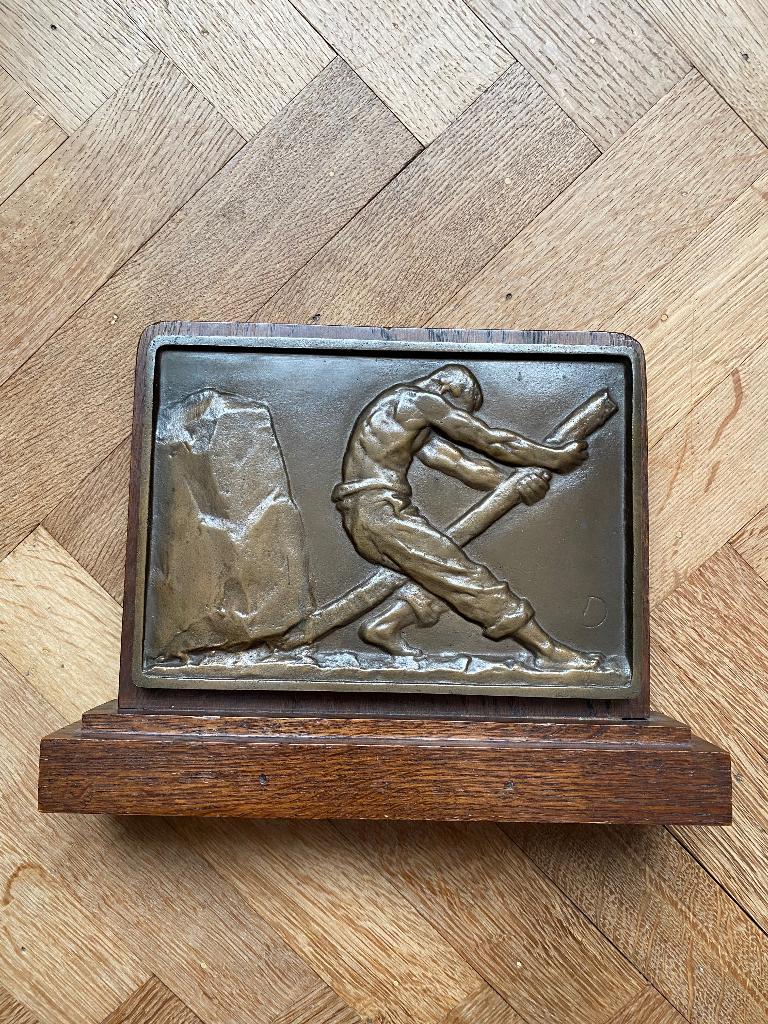 DEMANET VICTOR - PLAQUE EN BRONZE SUR SOCLE EN BOIS, Antiquités & Art, Enlèvement ou Envoi, Bronze