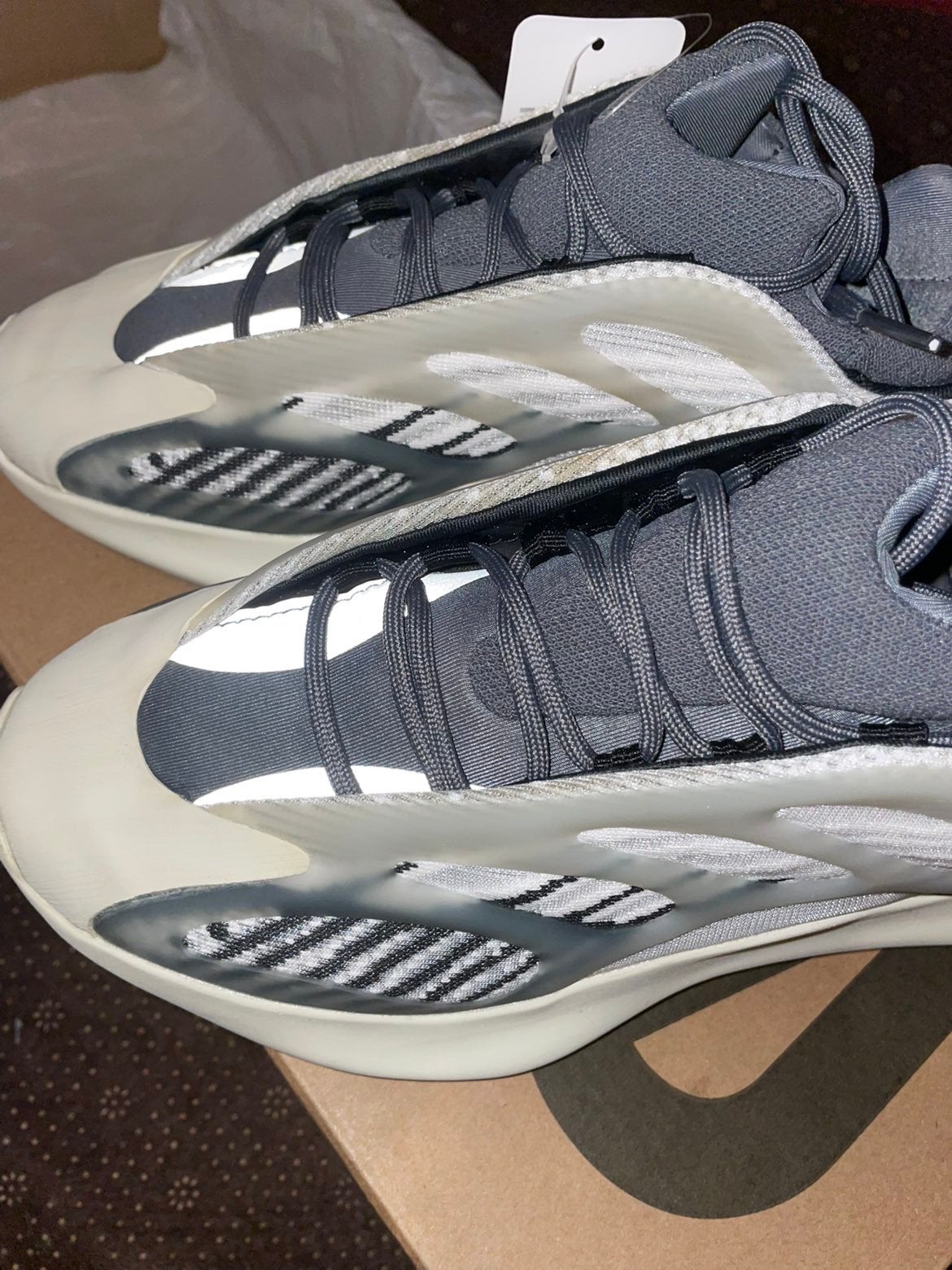 Yeezy 700, Neuf, Bottes, Enlèvement ou Envoi, Autres couleurs