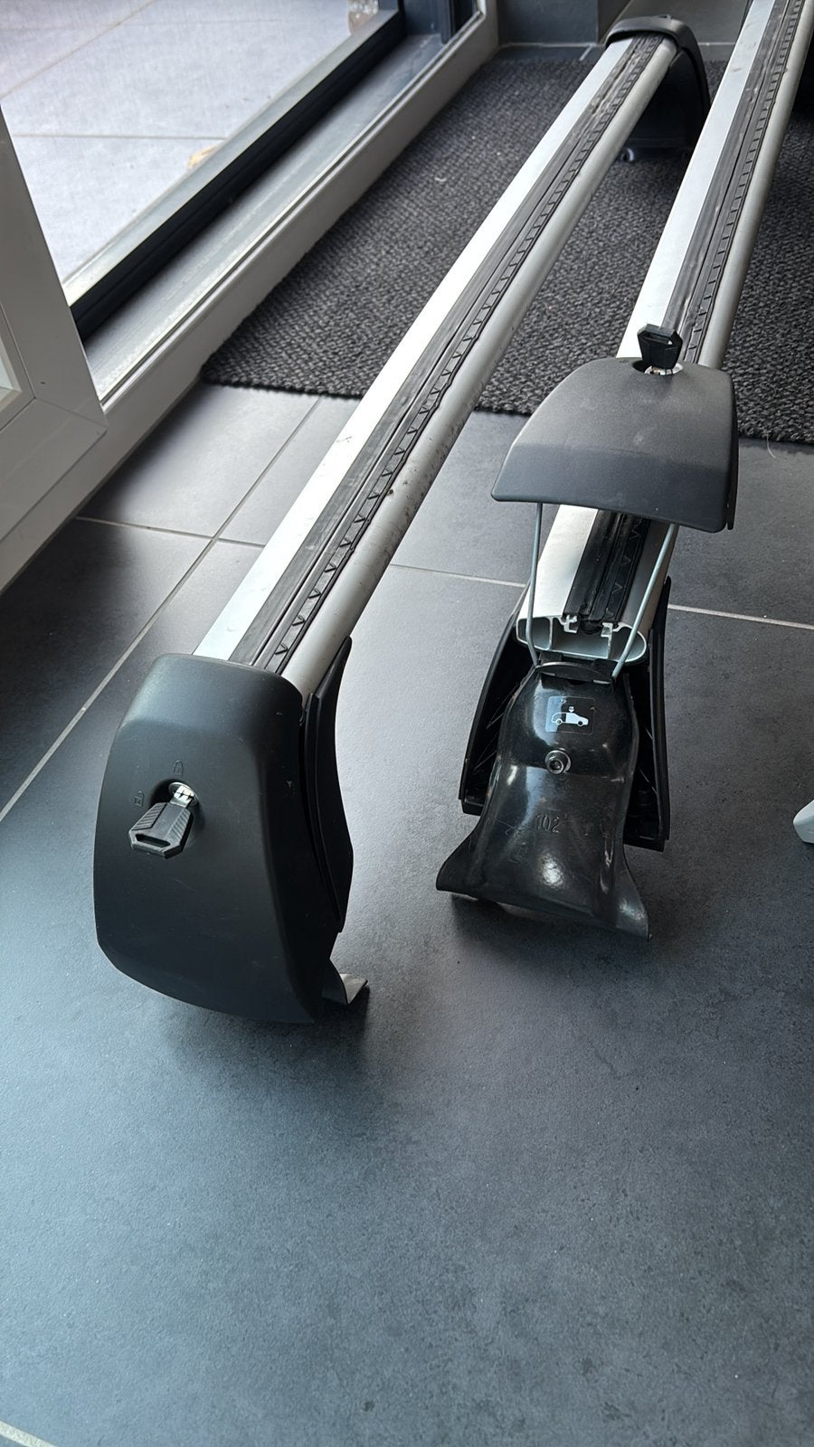 Barres de toit pour Polestar 2, Enlèvement, Utilisé