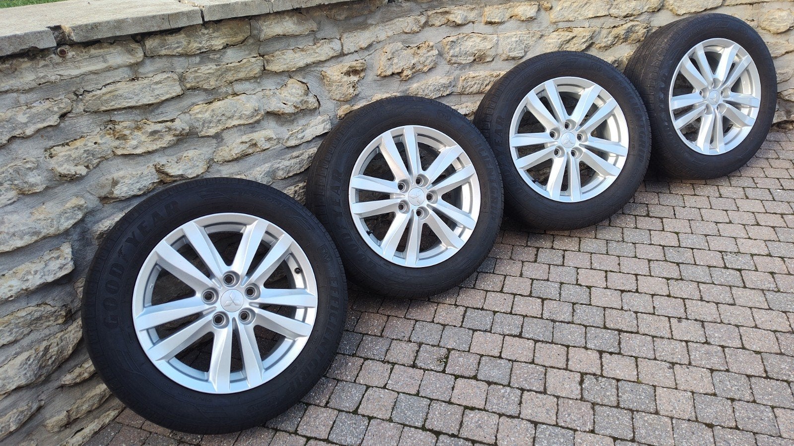 Velgen 215/60 17 zomerband Mitsubishi asx, Ophalen, Banden en Velgen, 17 inch, Personenwagen