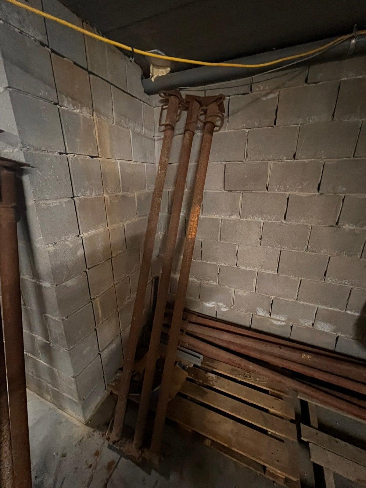 Bouw stippen / schoren / stutten, Doe-het-zelf en Bouw, Ophalen, Gebruikt