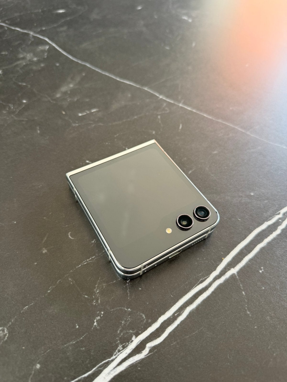 Samsung Galaxy Z Flip 5 256GB Grijs – Zeer nette staat, Enlèvement, Comme neuf, Gris